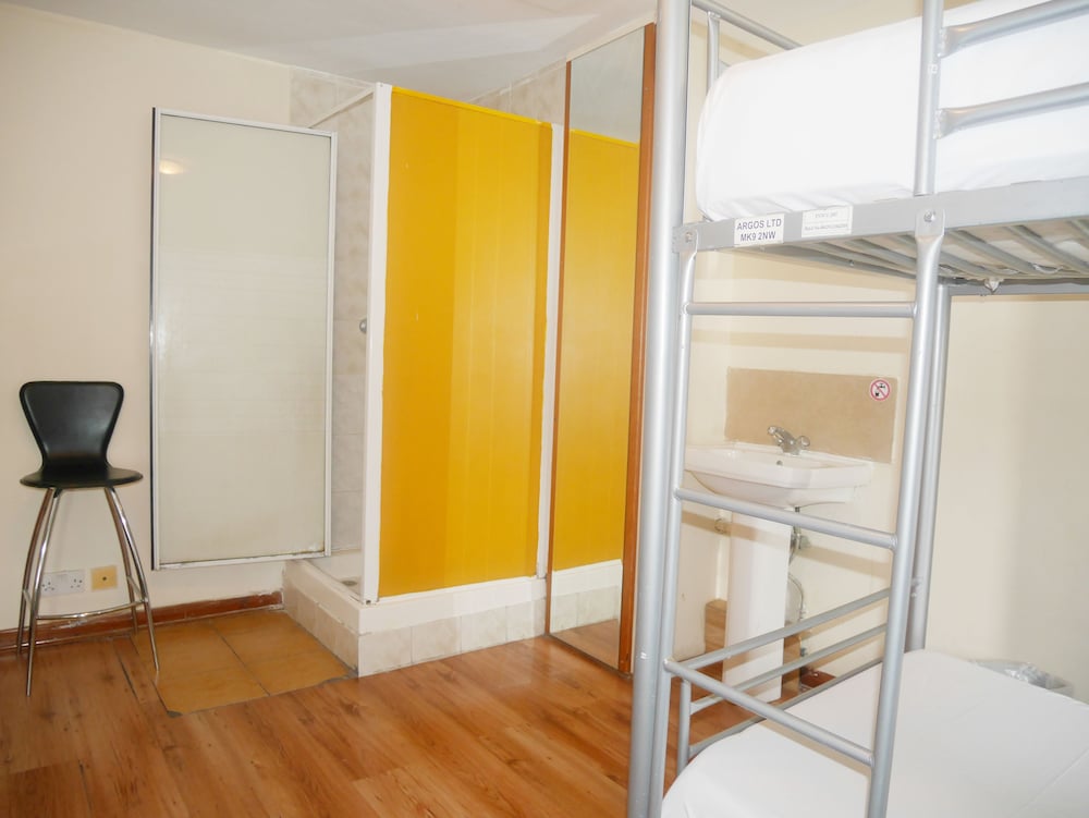 Kensal Green Backpackers 1 35/56