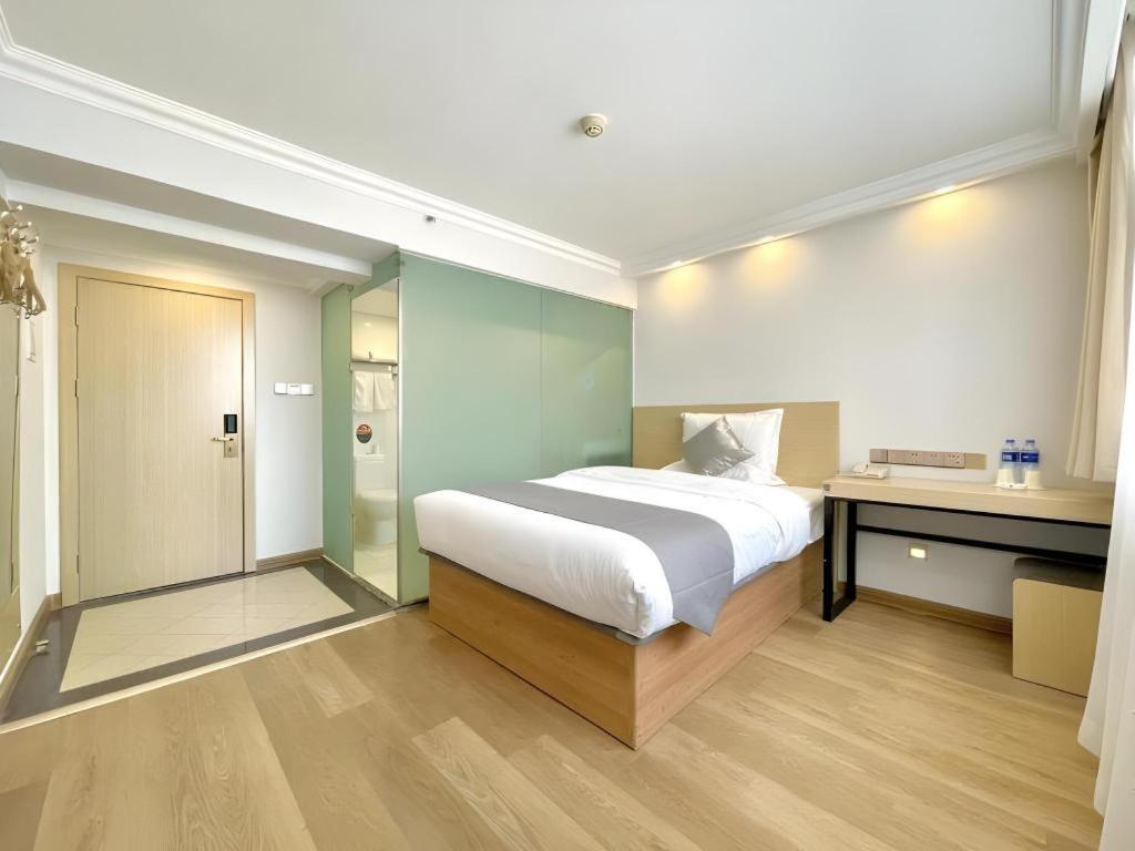 Green Tree Inn Urumqi South Xinhua Road Business Hotel 29/42