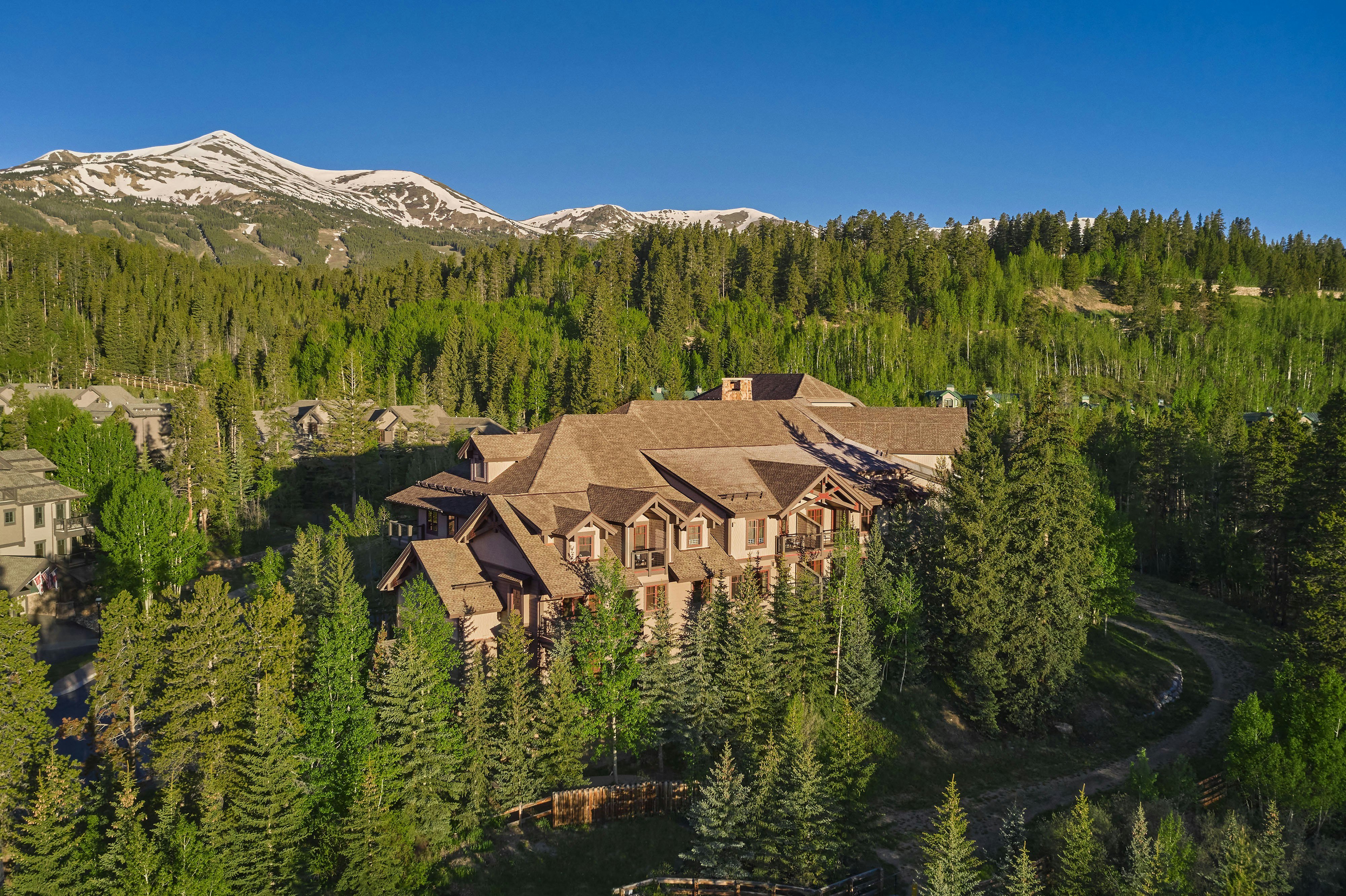 Mountain Thunder Lodge 72/80