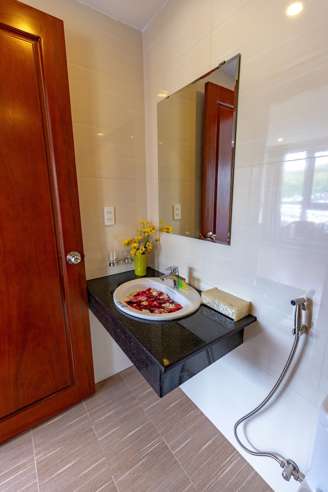 Canary Nha Trang Hotel 38/38