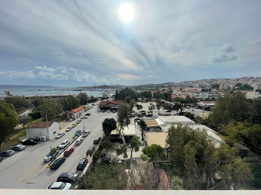 Nikolakakis Rooms Lavrio 56/65