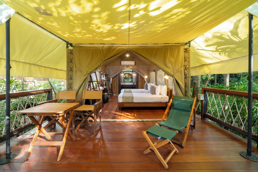 Hintok River Camp At Hellfire Pass 28/50
