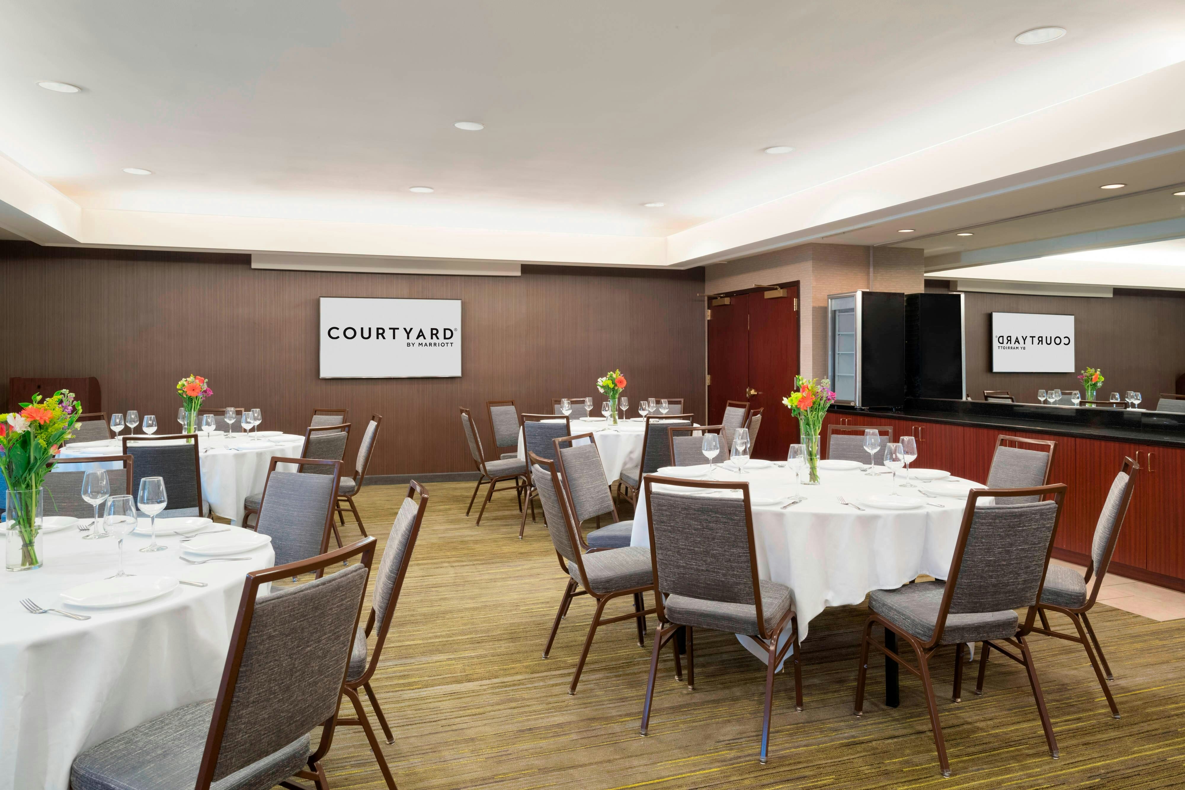 Courtyard By Marriott Princeton 18/18