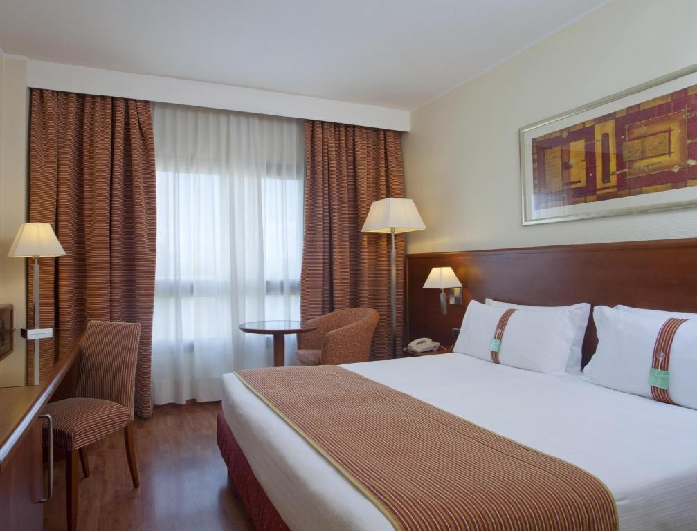 Standard, French Bed, Accessible