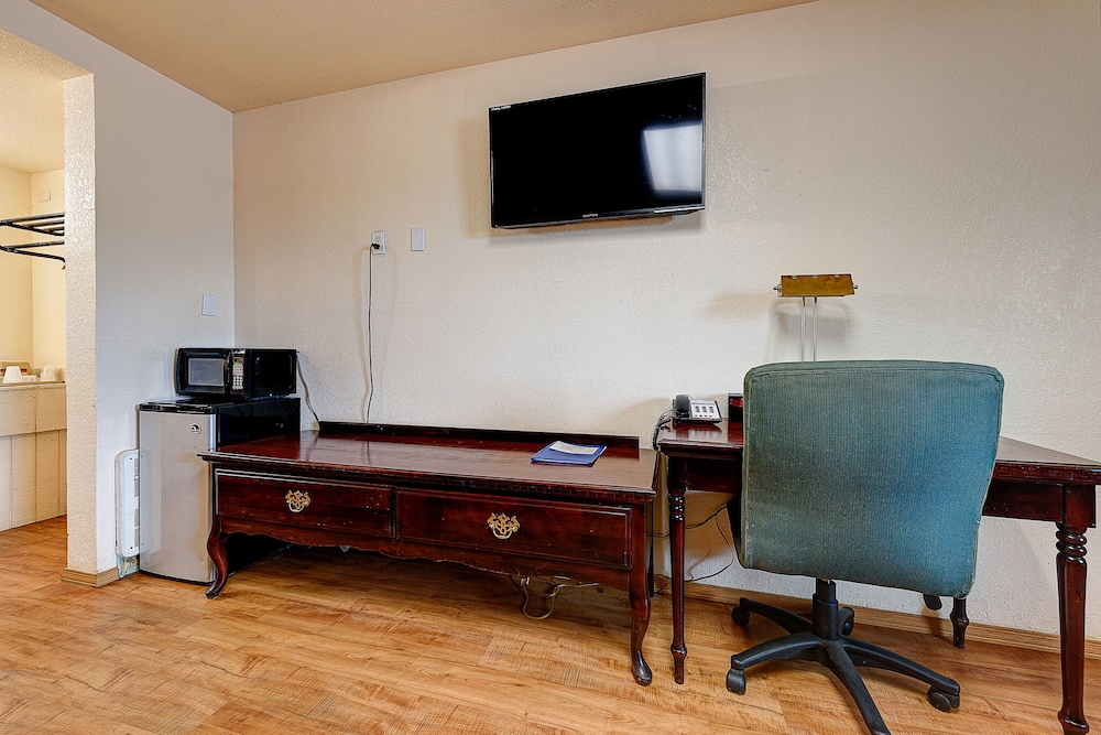 Guest Inn Rogers 48/67