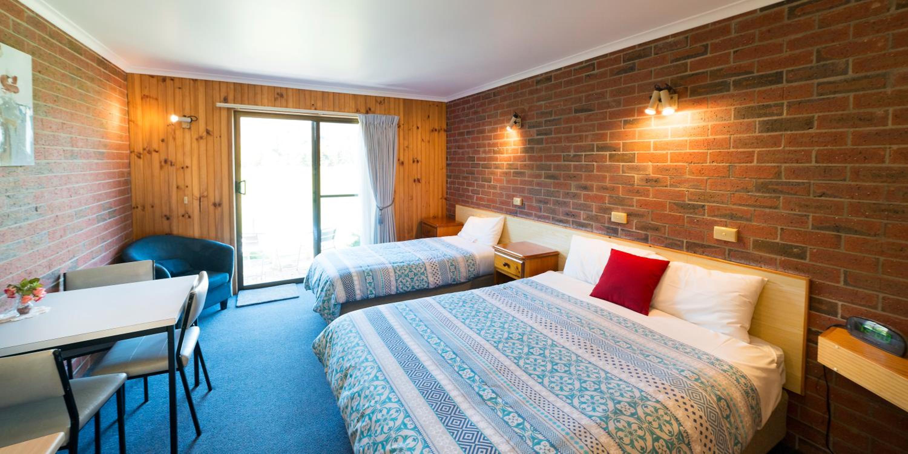 Room, Twin Beds, Accessible