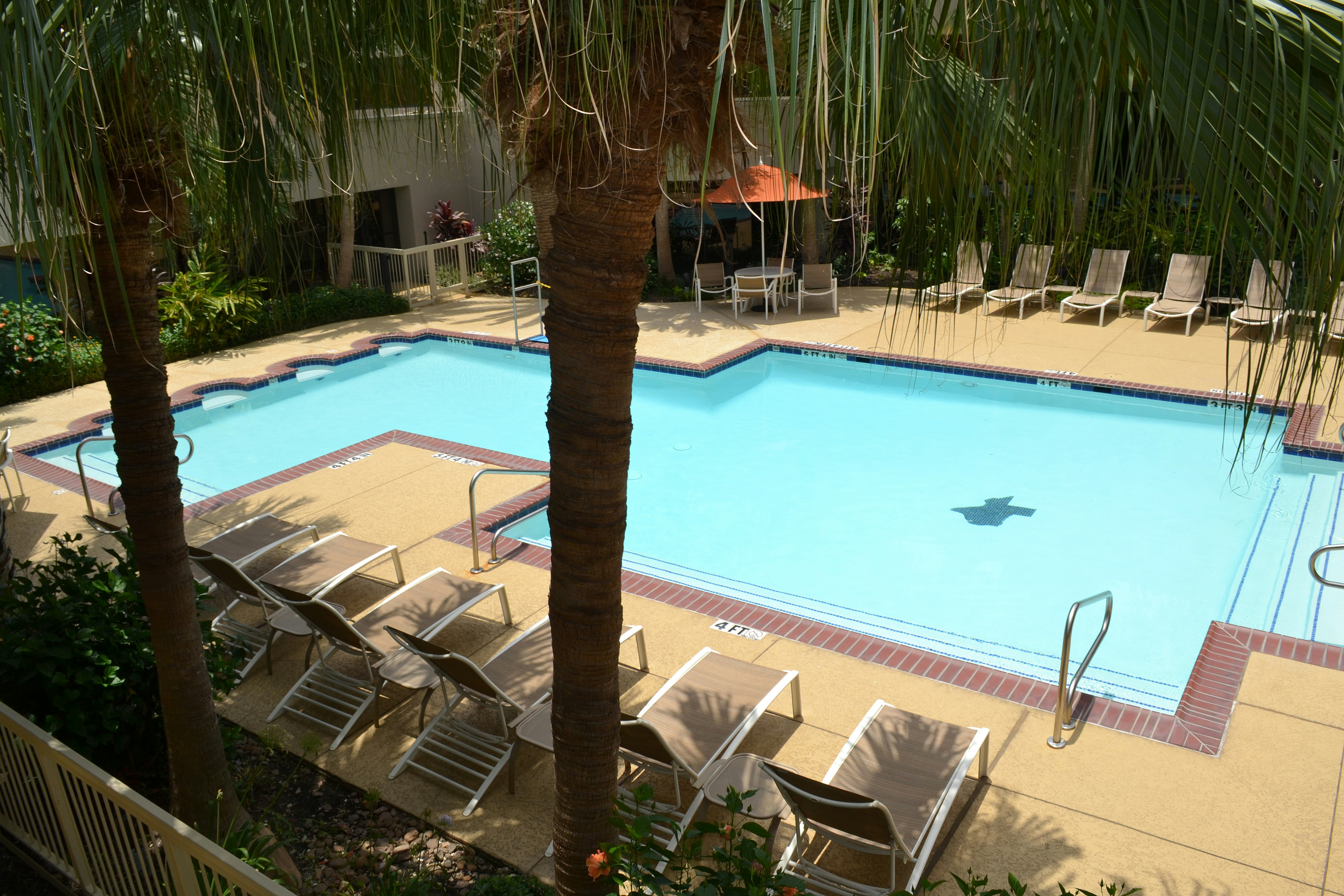 Doubletree By Hilton Houston Hobby Airport 11/28