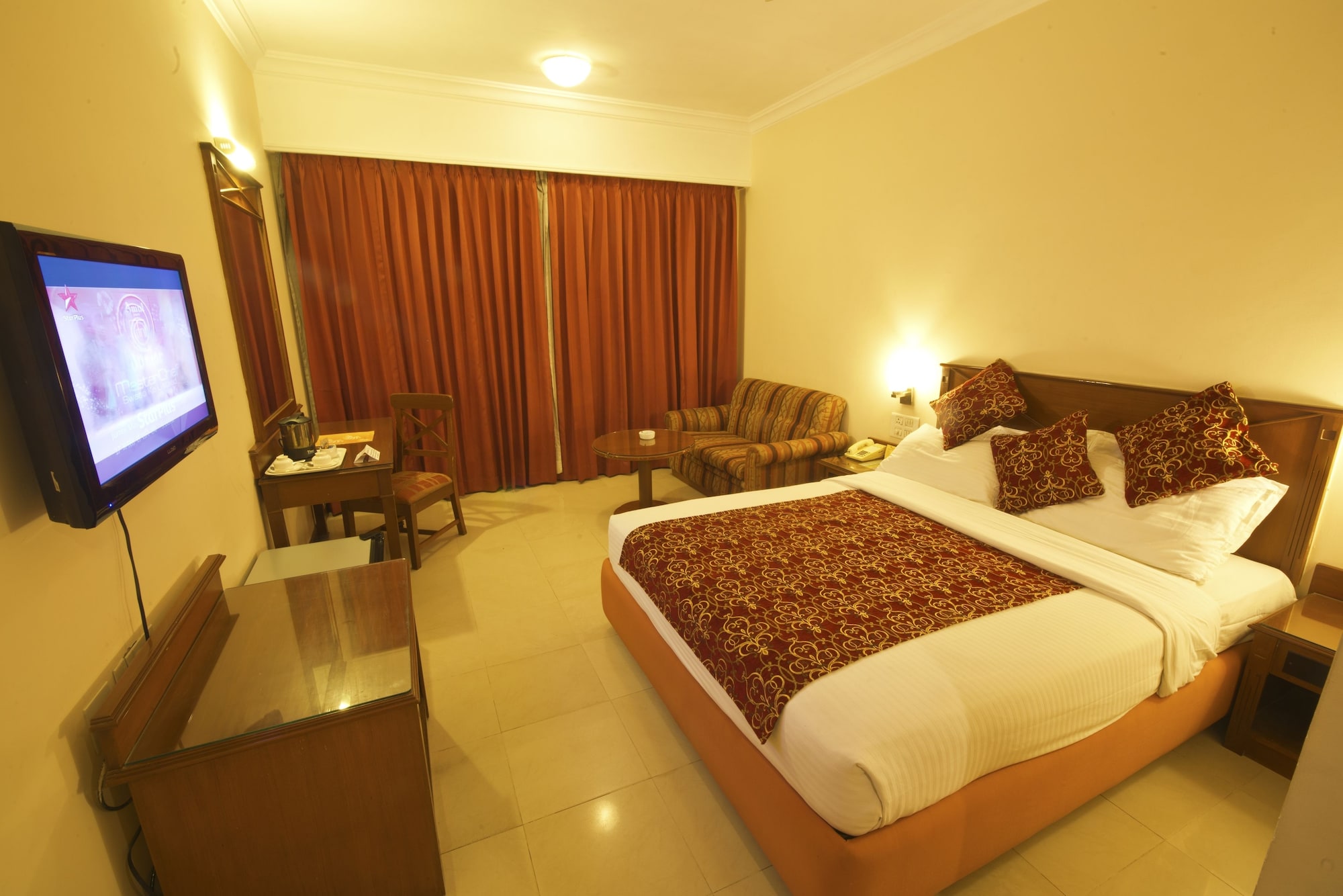 DELUXE, QUEEN BED