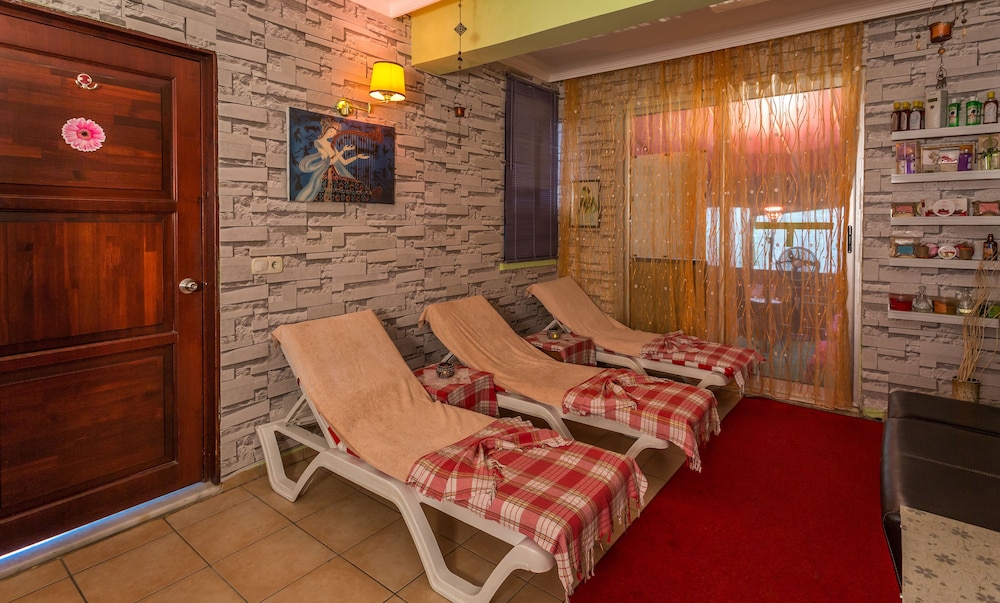 Ozlem Garden Hotel 32/62