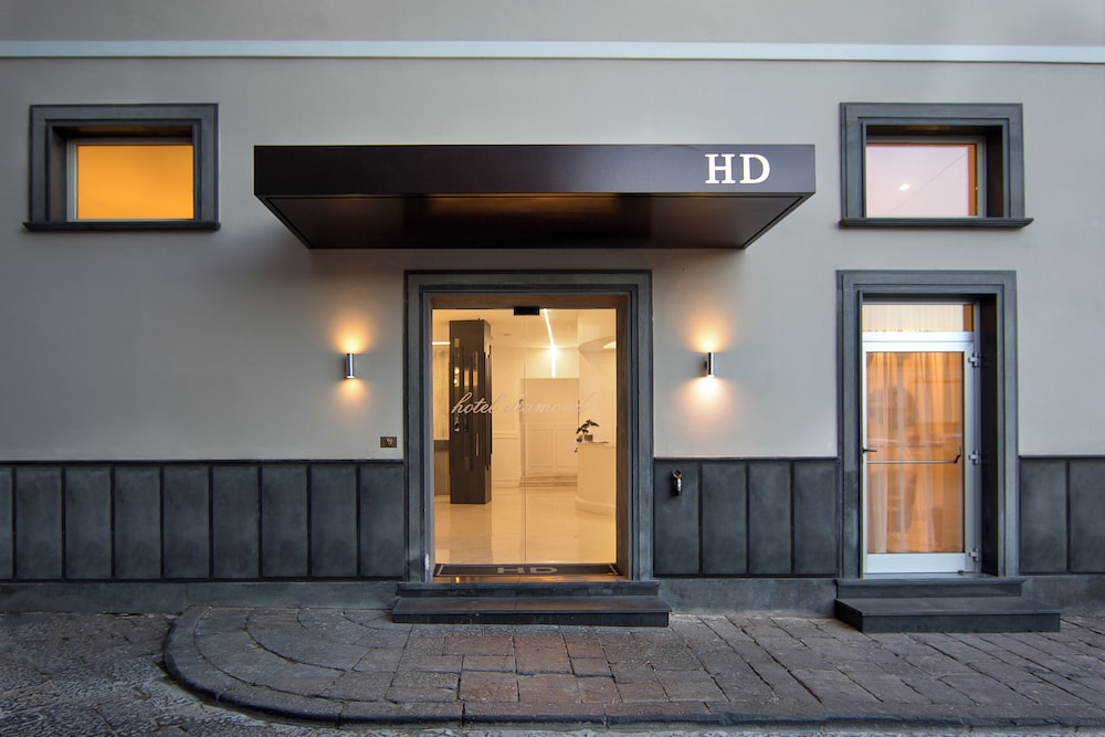 Hotel Diamond 2/50