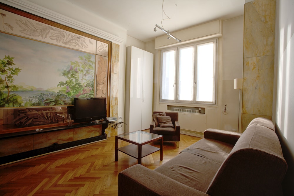 Milan Apartment Rental 20/50