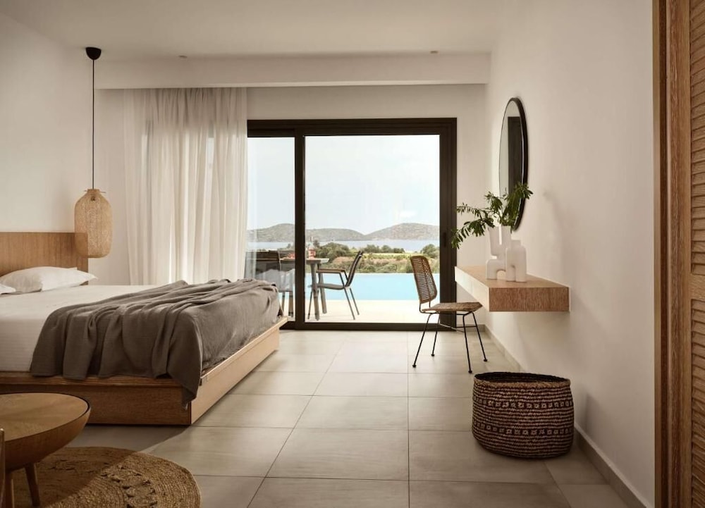 2 BEDROOMS, FAMILY SUITE, PRIVATE POOL