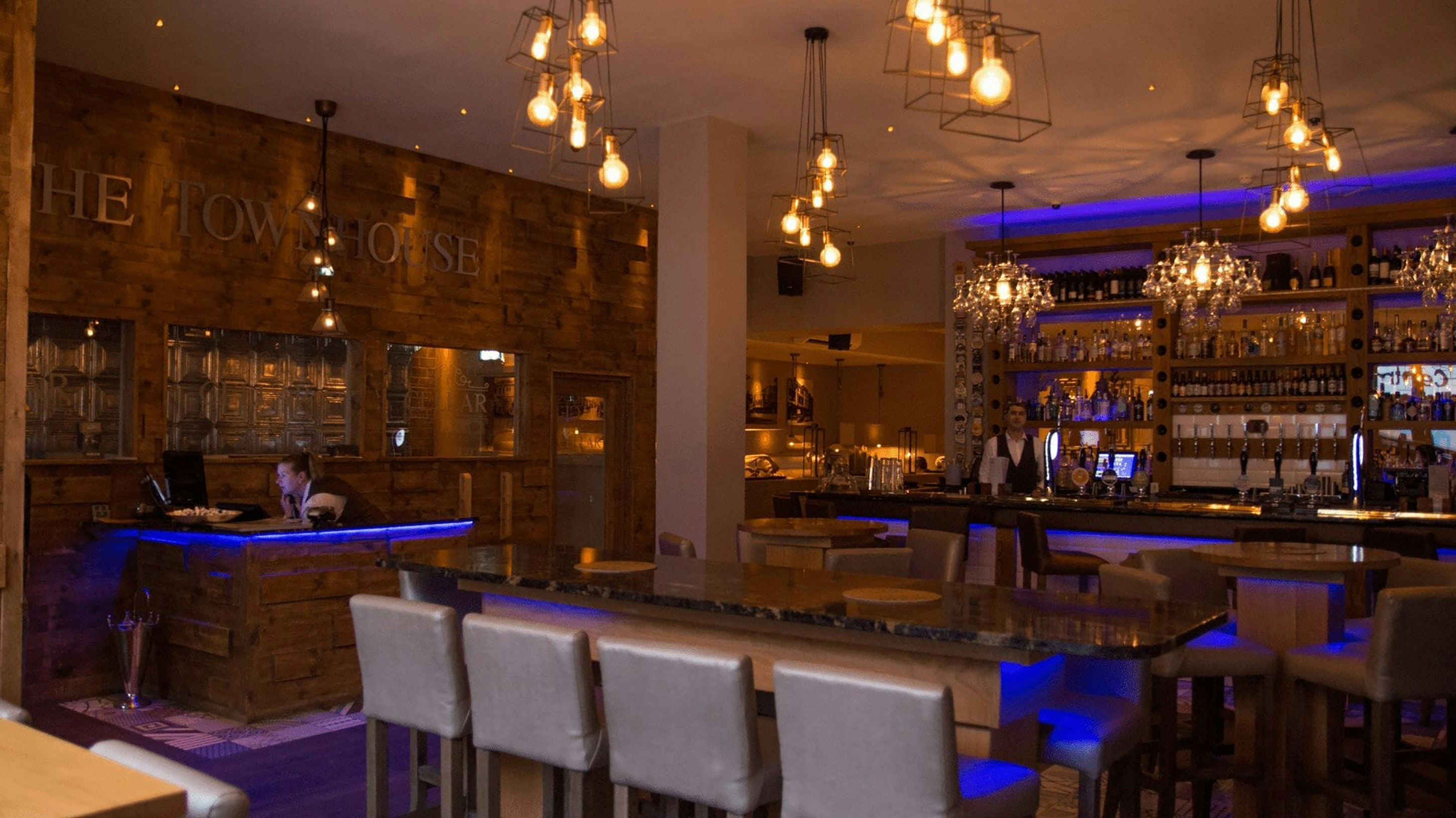The Townhouse Bar Kitchen & Rooms 20/26