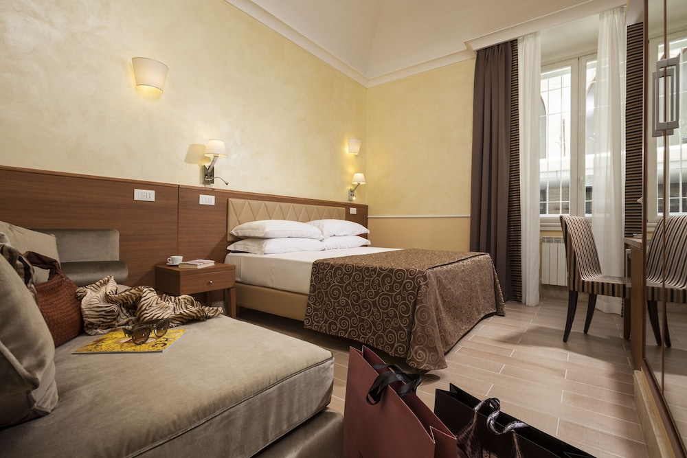 Kennedy Hotel 34/62