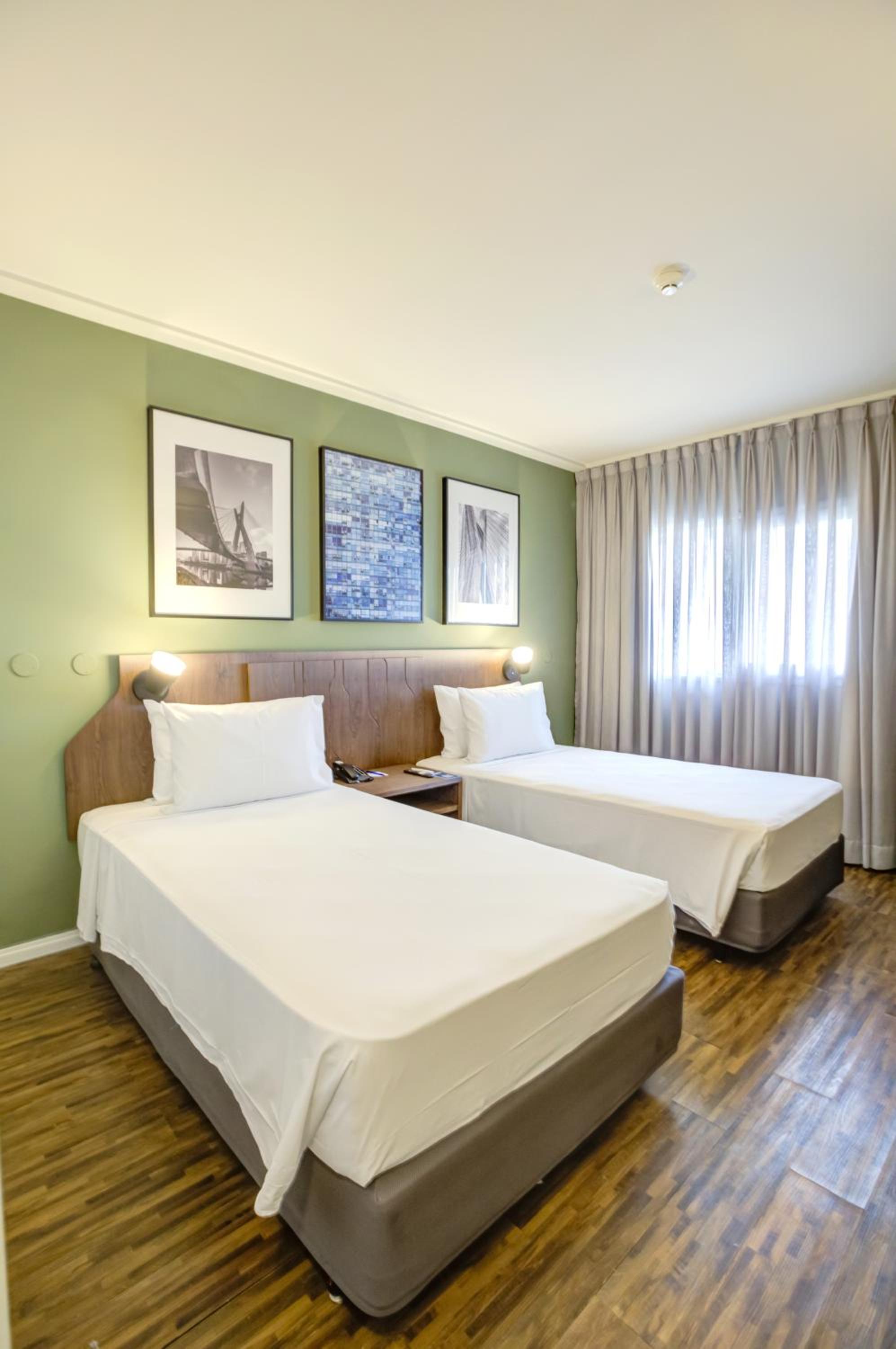 Room, Twin Beds, Accessible
