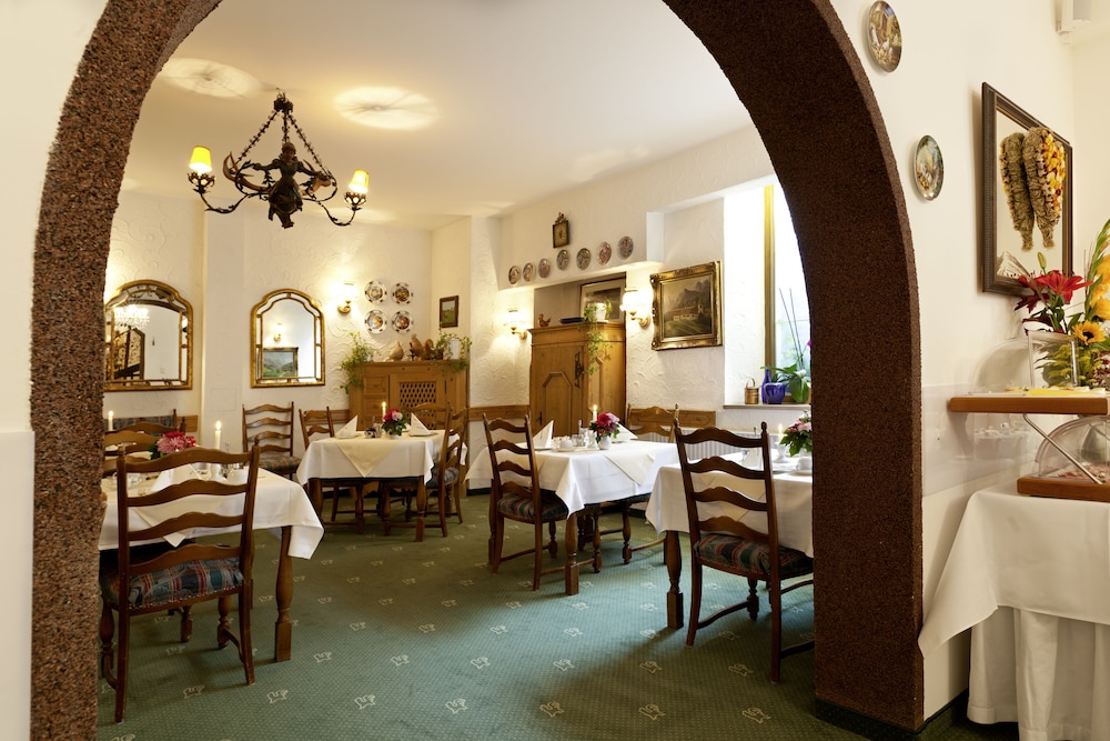 Hahn Hotel 30/35