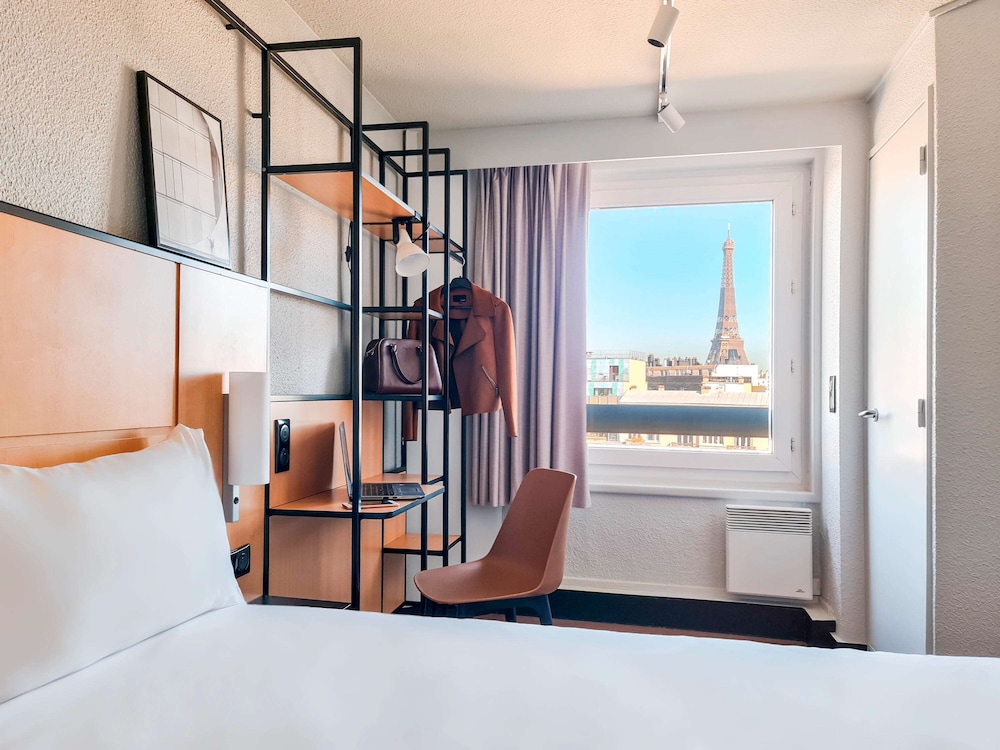 COMFORT, DOUBLE BED, EIFFEL VIEW