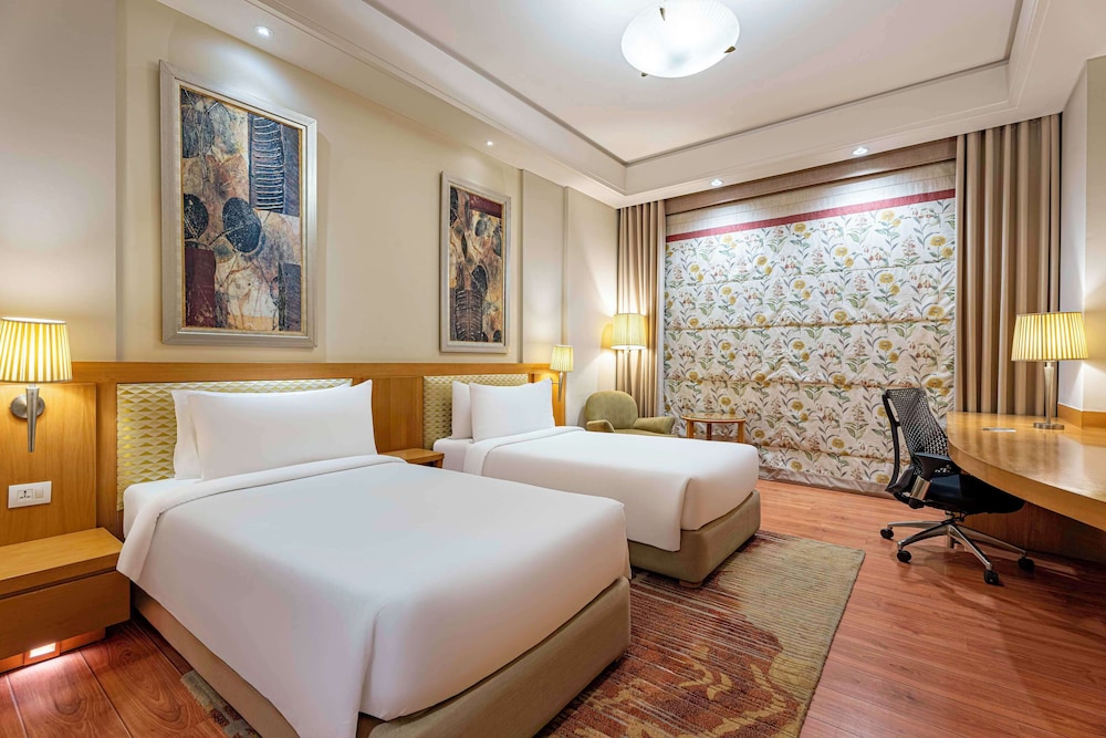 غرفة ديلوكس بسريرين منفصلين، Radisson Noida 2/2