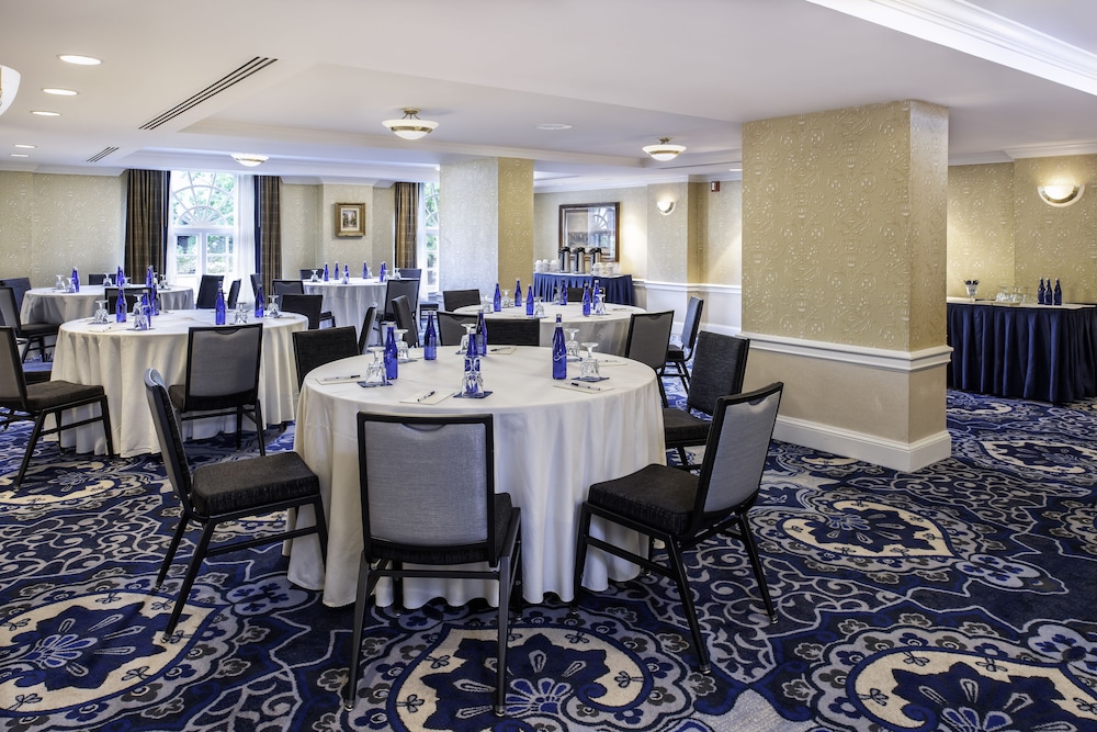 Phoenix Park Hotel 38/50