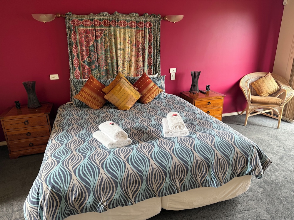 Lodge, Double Bed، Weeroona 1/6