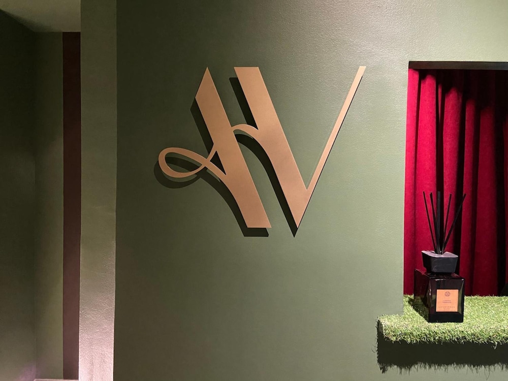 AV Hotel Milano 32/55