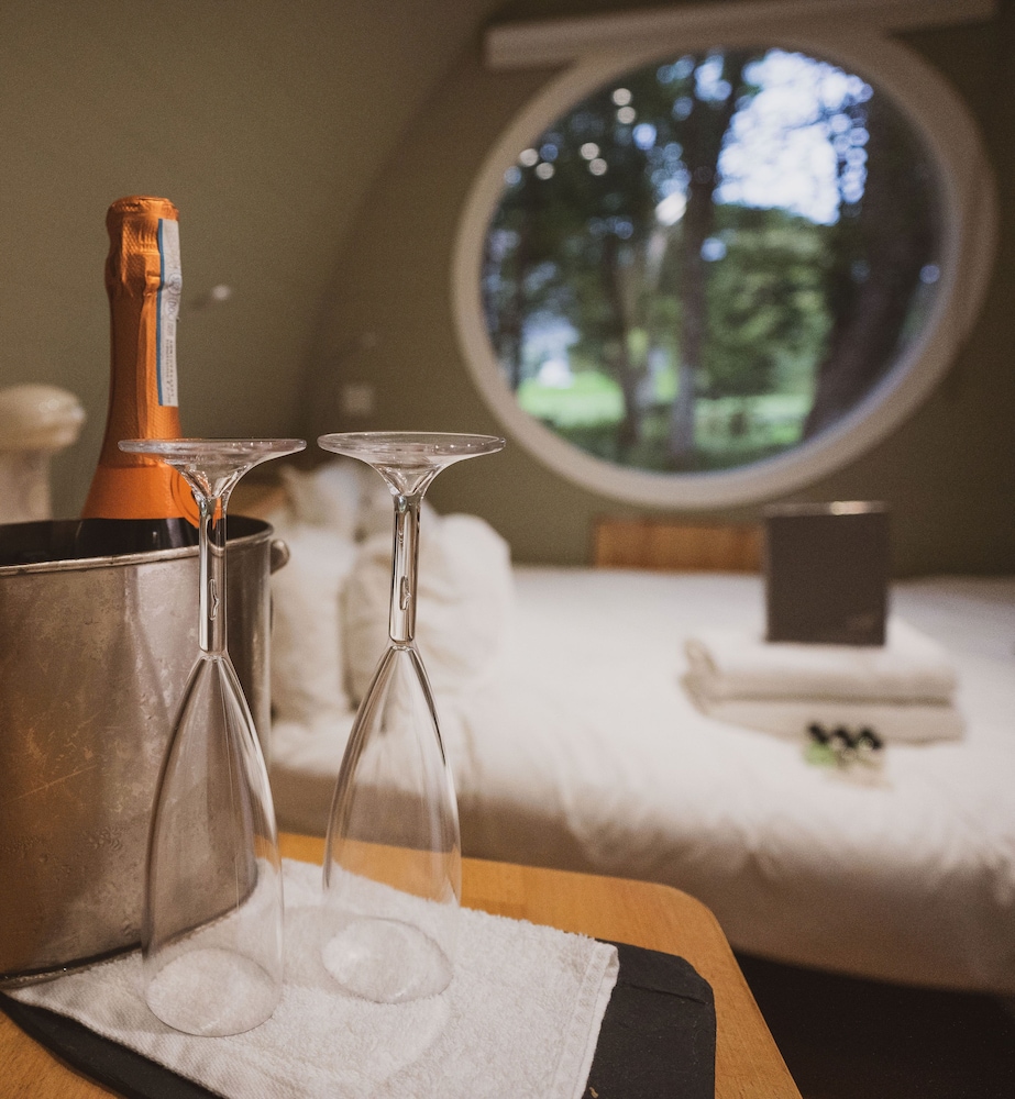 Riverbeds Lodges With Hot Tubs 4/23