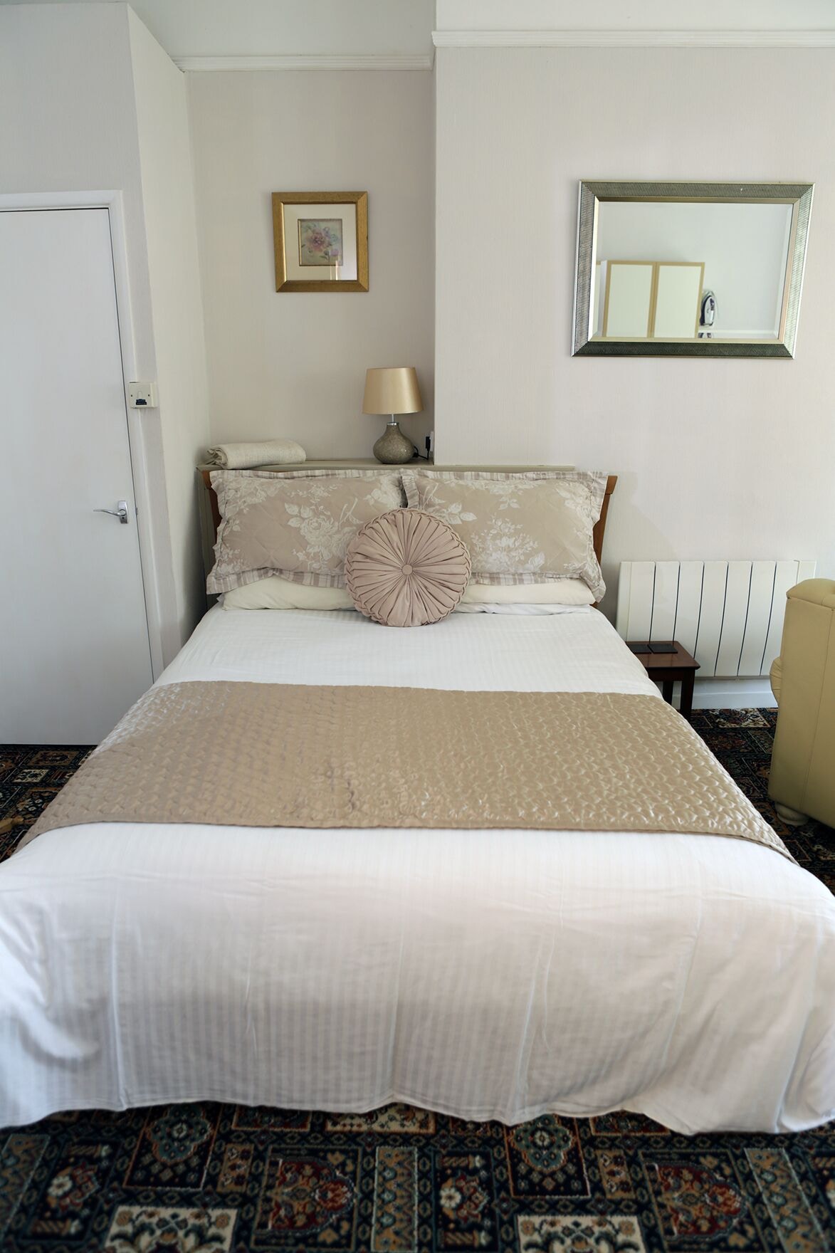 ROOM 1, STUDIO