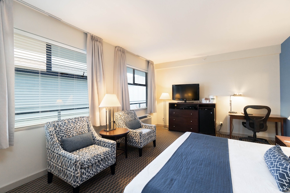 Ocean Promenade Hotel 27/69
