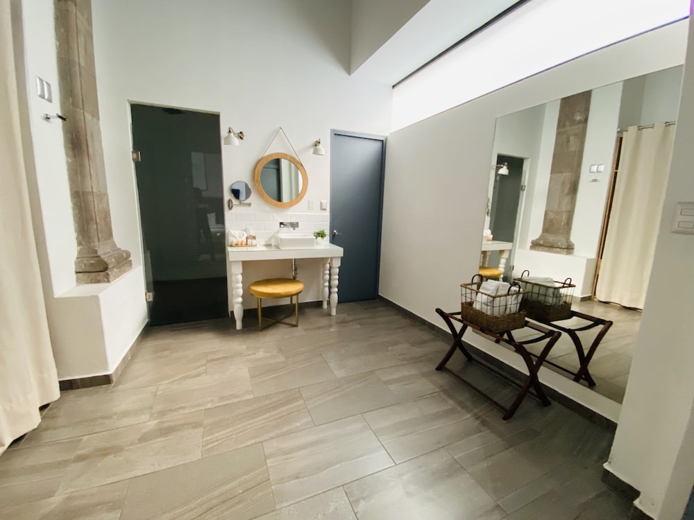 Hotel Markee 25/50