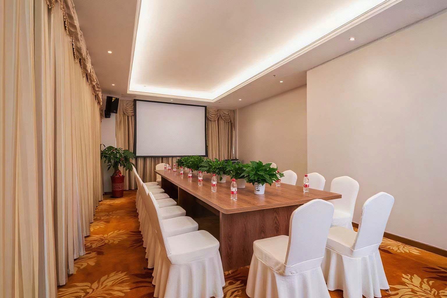 Vienna International Hotel (Jinjiang Airport) 18/34