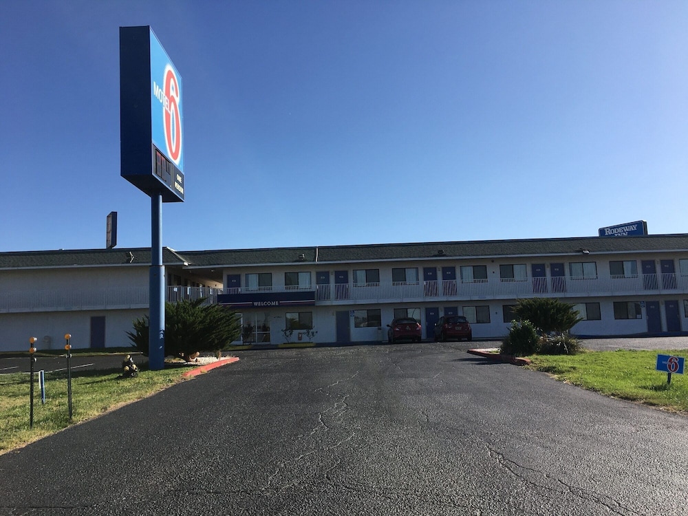 Motel6 Tucumcari, NM 64/71