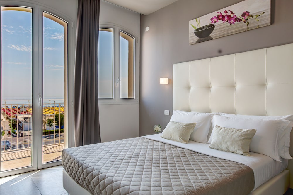 HOTEL AUGUSTEA 23/62