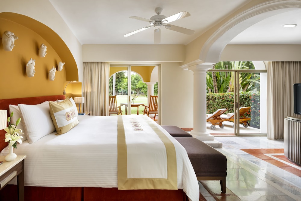 Grand, Plus, King Bed