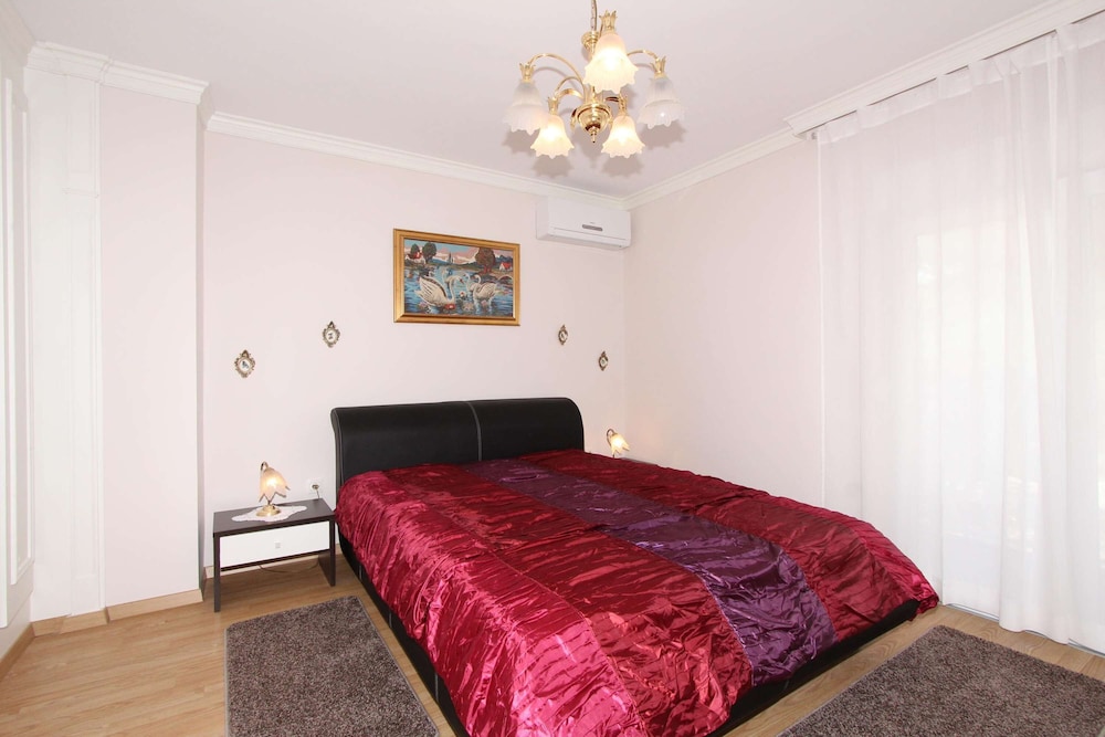 1 BEDROOM, APARTMENT