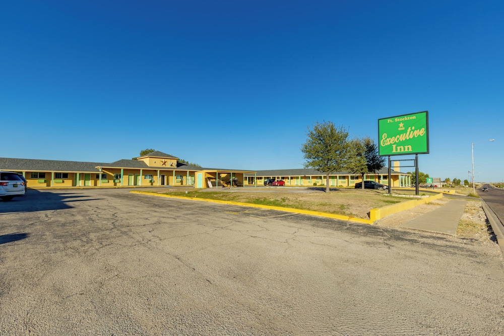 Executive Inn 27/38