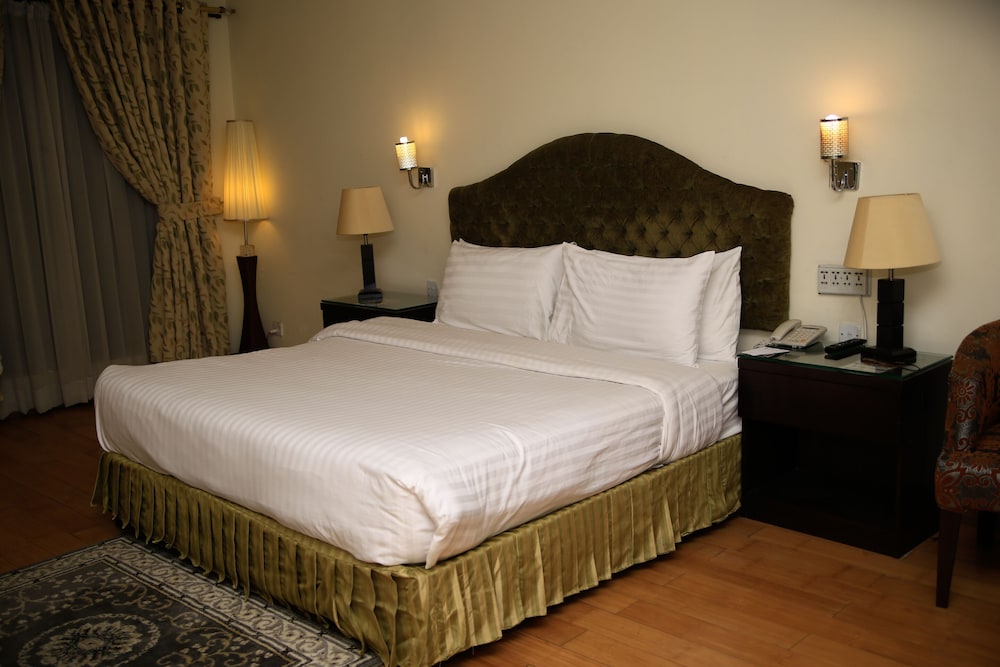 Hotel Javson Sialkot 25/60