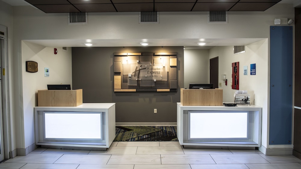 Holiday Inn Express Hotel And Suites Sedalia 5/60