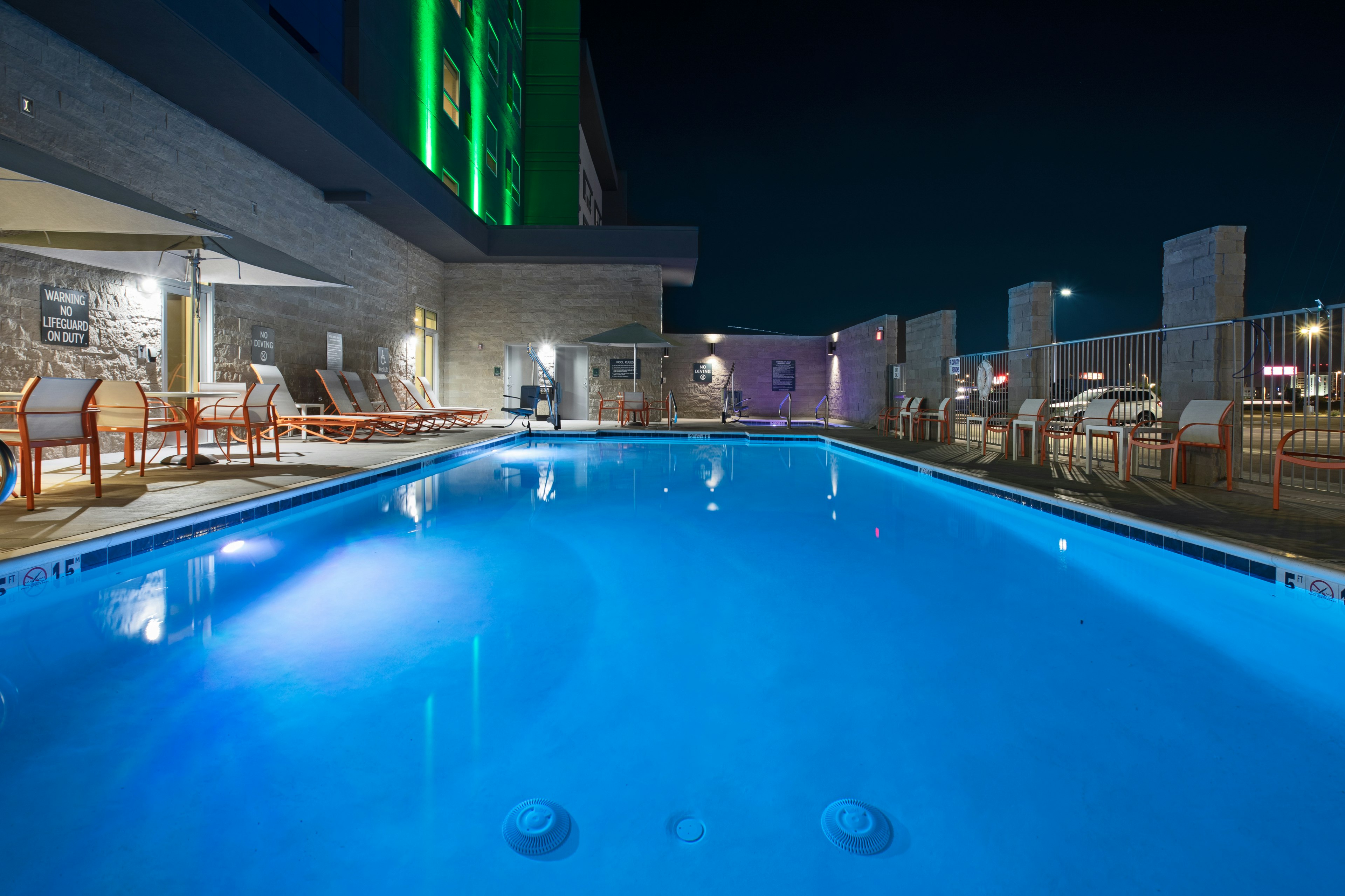 Holiday Inn Glendale - Stadium & Ent Dist 47/77