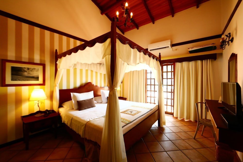 PLUS, LUXURY, DOUBLE BED, PARTIAL SEA VIEW