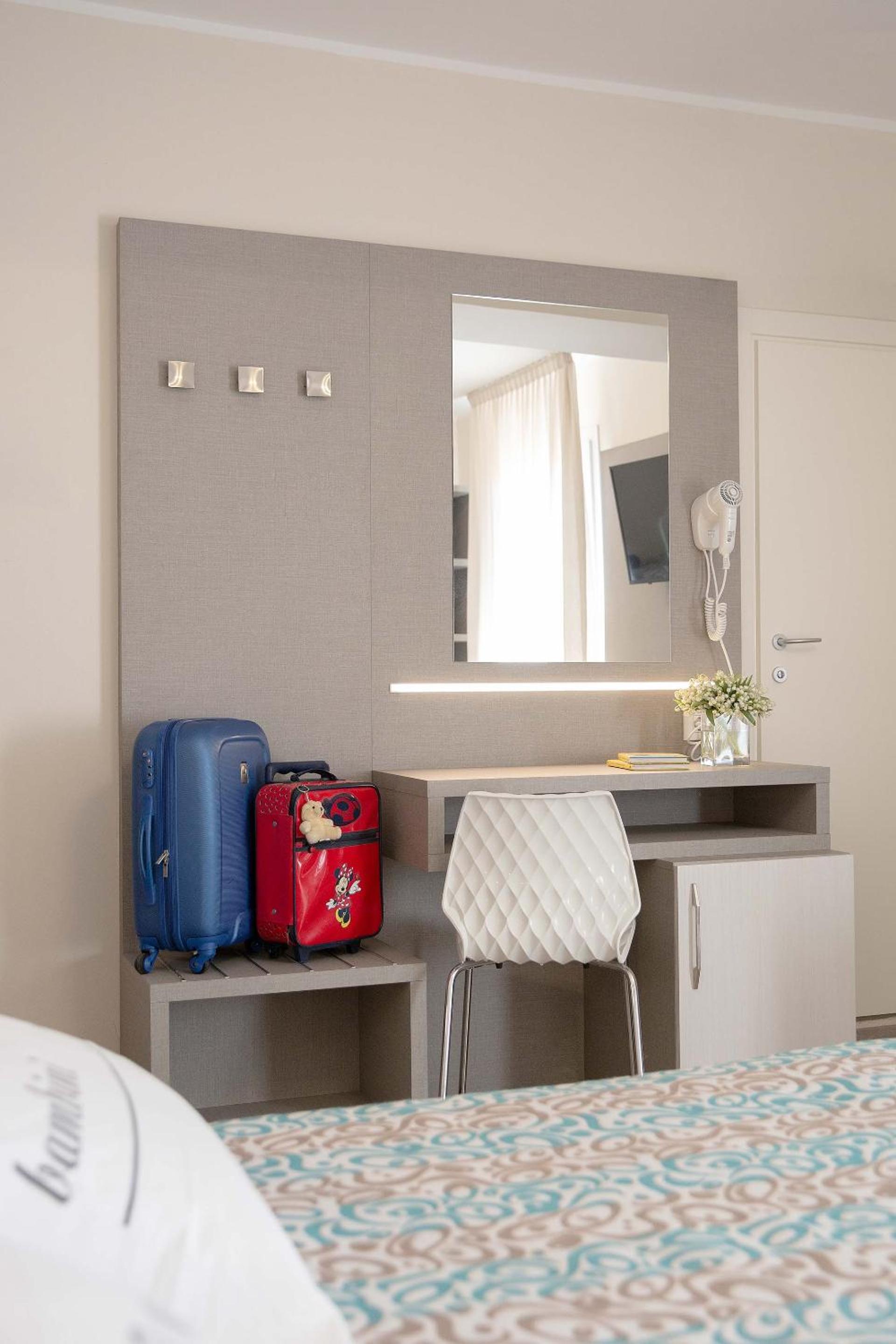 Hotel Sole 34/48