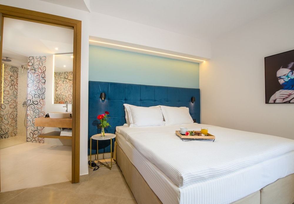 M City Hotel 24/63
