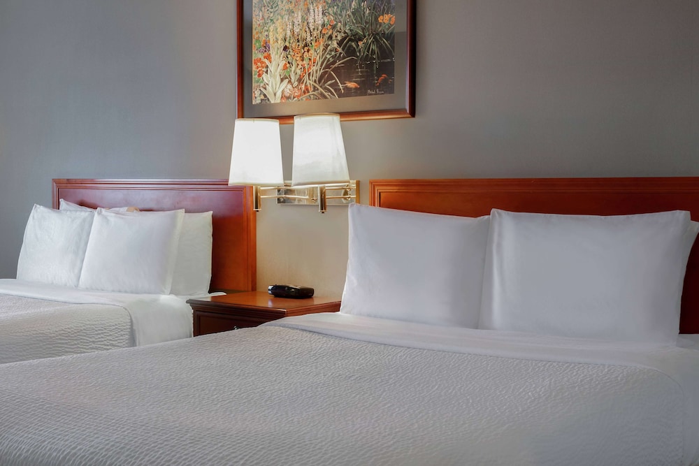 Days Inn by Wyndham Whitecourt 25/53