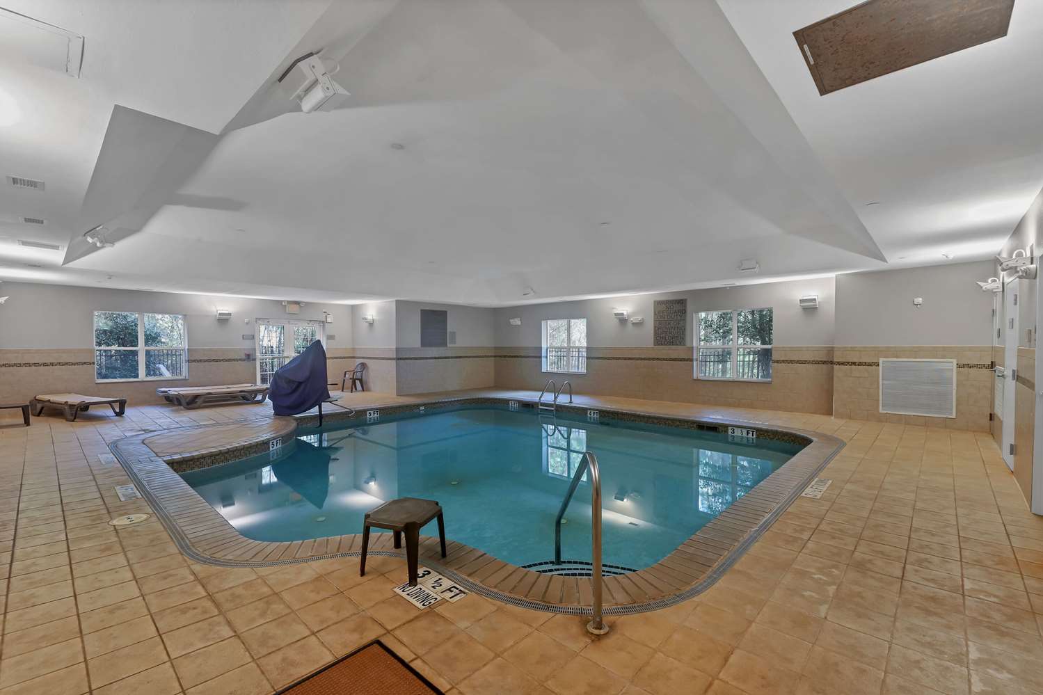 Country Inn & Suites by Radisson, Braselton, GA 17/33