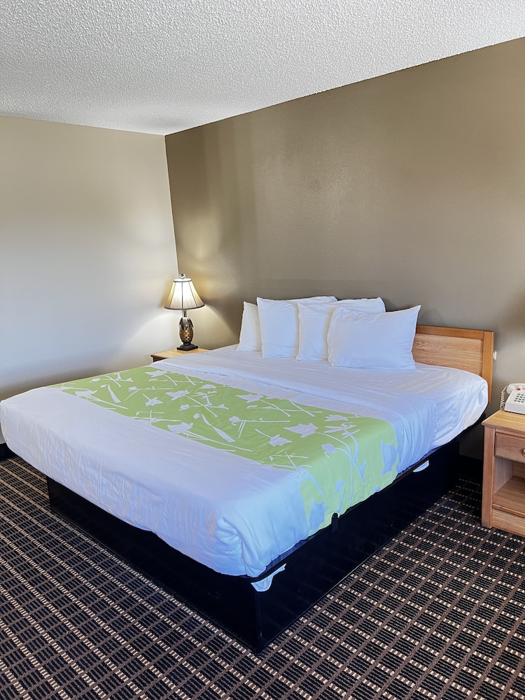 Designer Inn & Suites 13/69