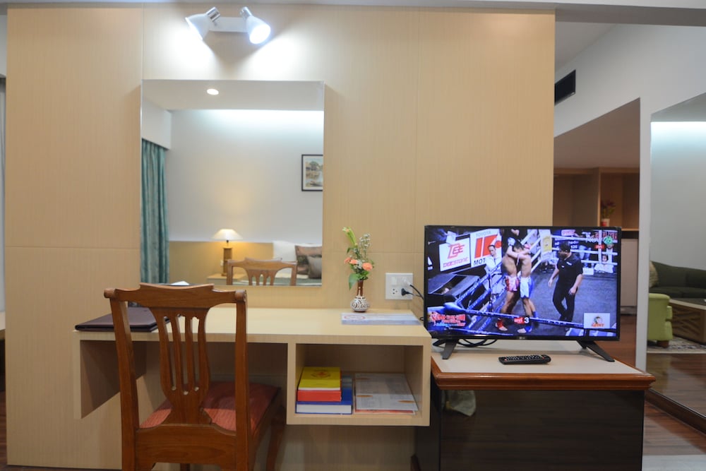 Charoen Hotel 58/71