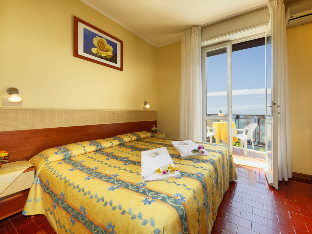 Standard, Double or Twin Bed