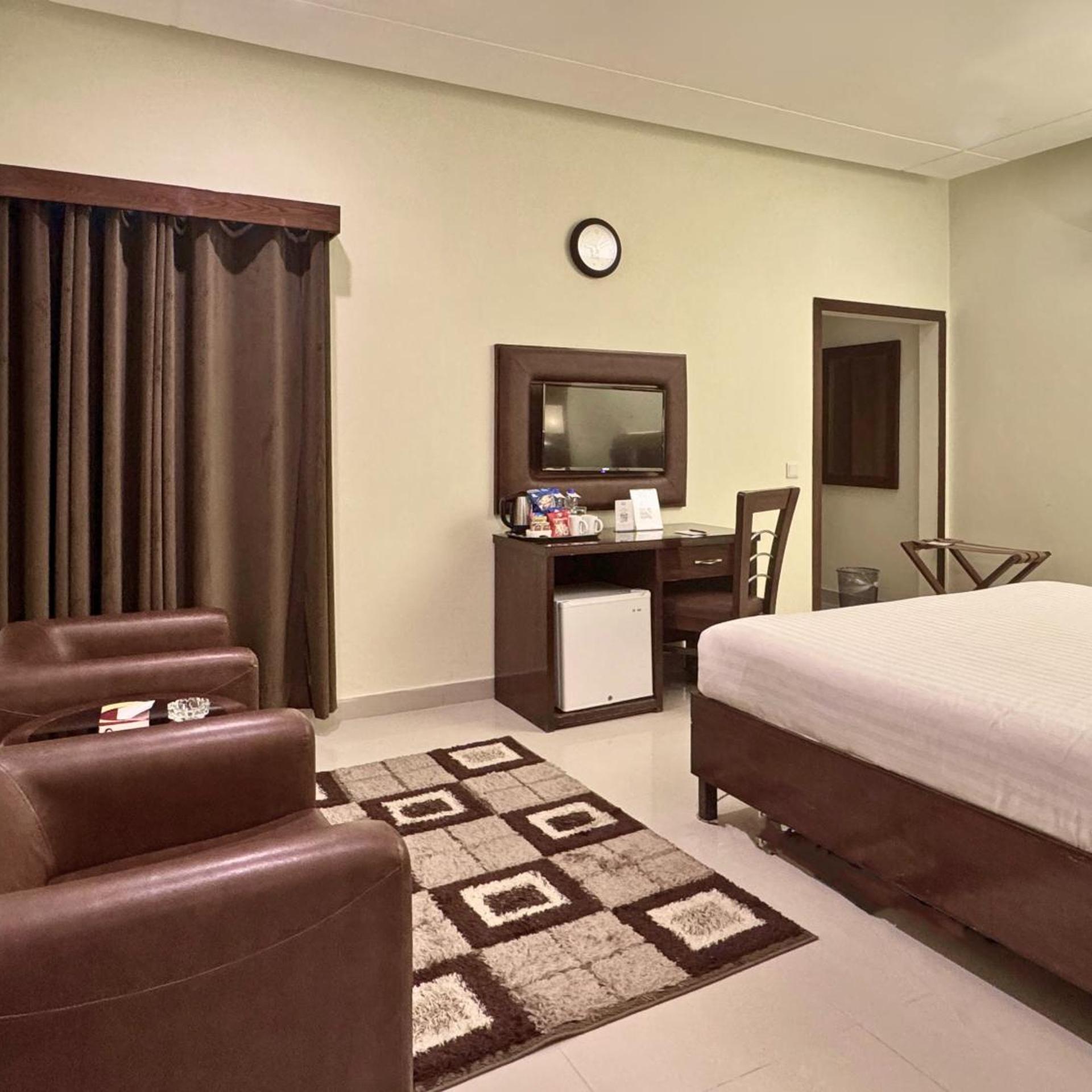 Hotel One Dera Ghazi Khan 14/30