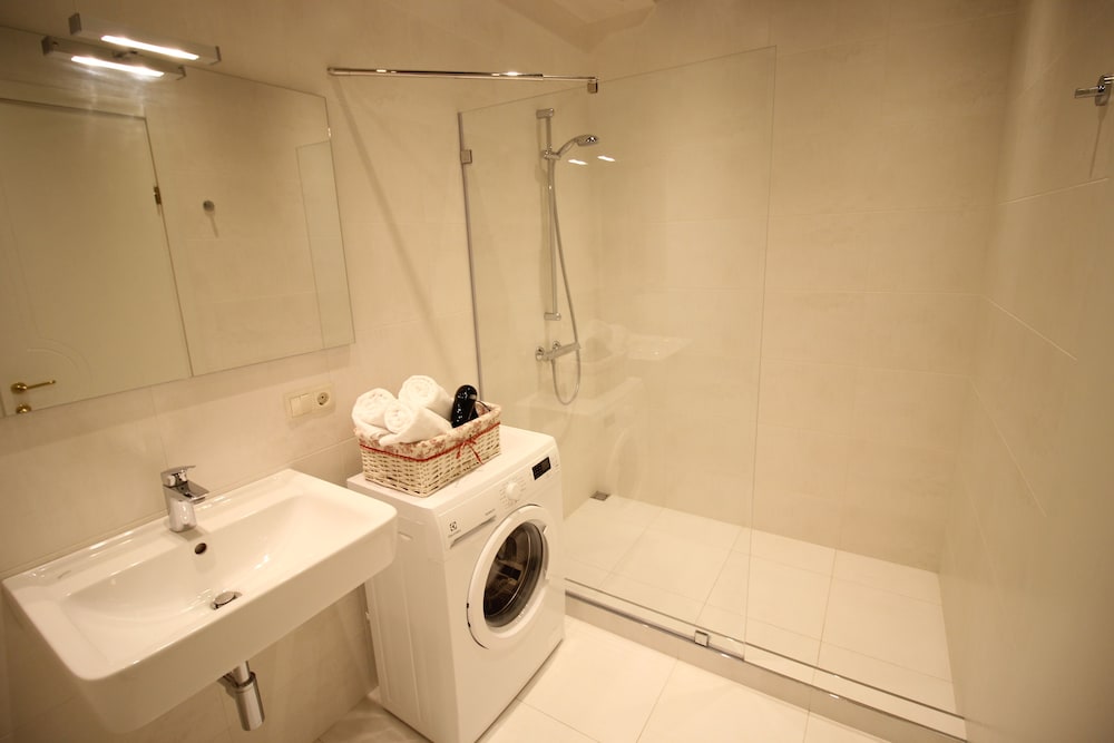 Super Luxury Apartments 45/50