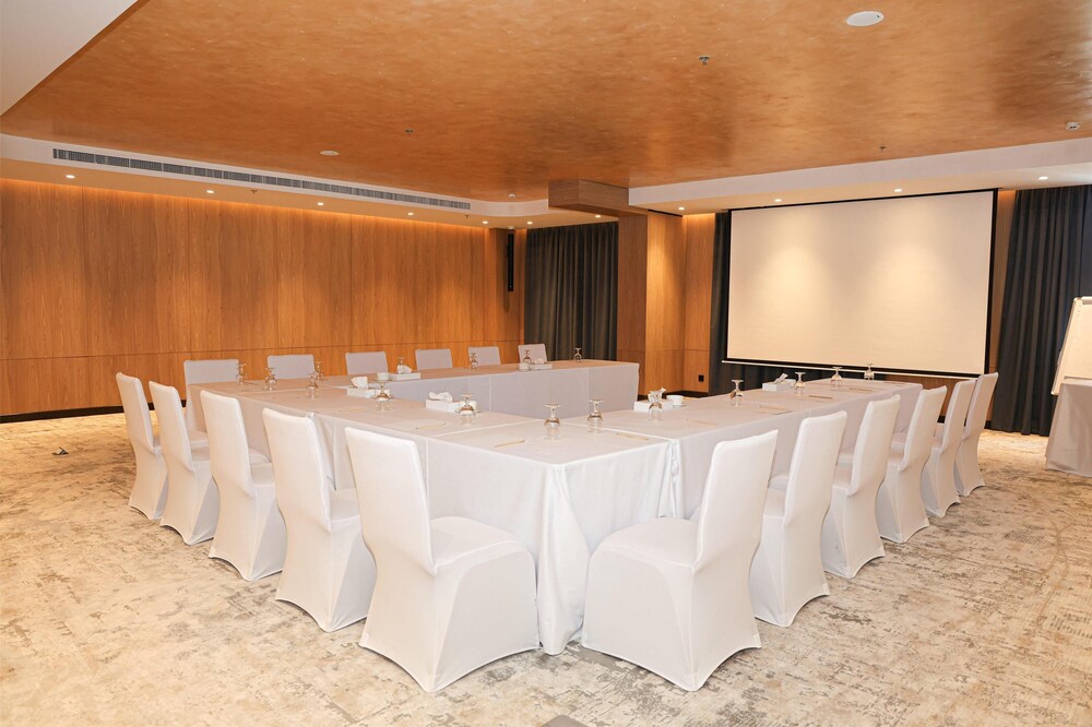 Park Inn by Radisson Muscat 37/50