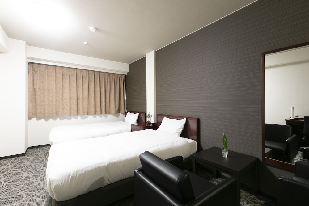 ROOM, TWIN BEDS, SMOKING CANNOT BE REQUESTED